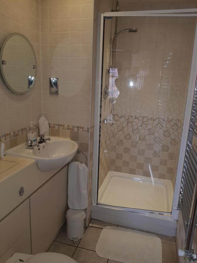 Red Cow Nantwich Bed & Breakfast Крю Екстериор снимка